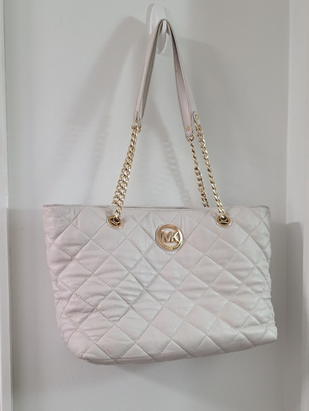 Micheal Kors Fulton Quilted Leather Tote White / Gold Hardware